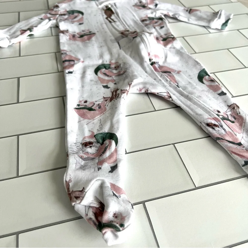 0-3M🎅🏻 Pottery Barn Kids Organic Blush Heritage Santa Footie Pajamas